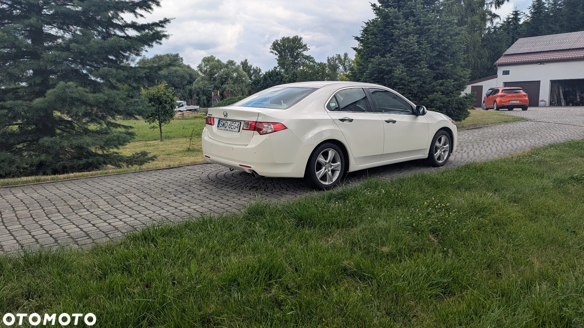 Honda Accord 2.0 Executive Nav - 4