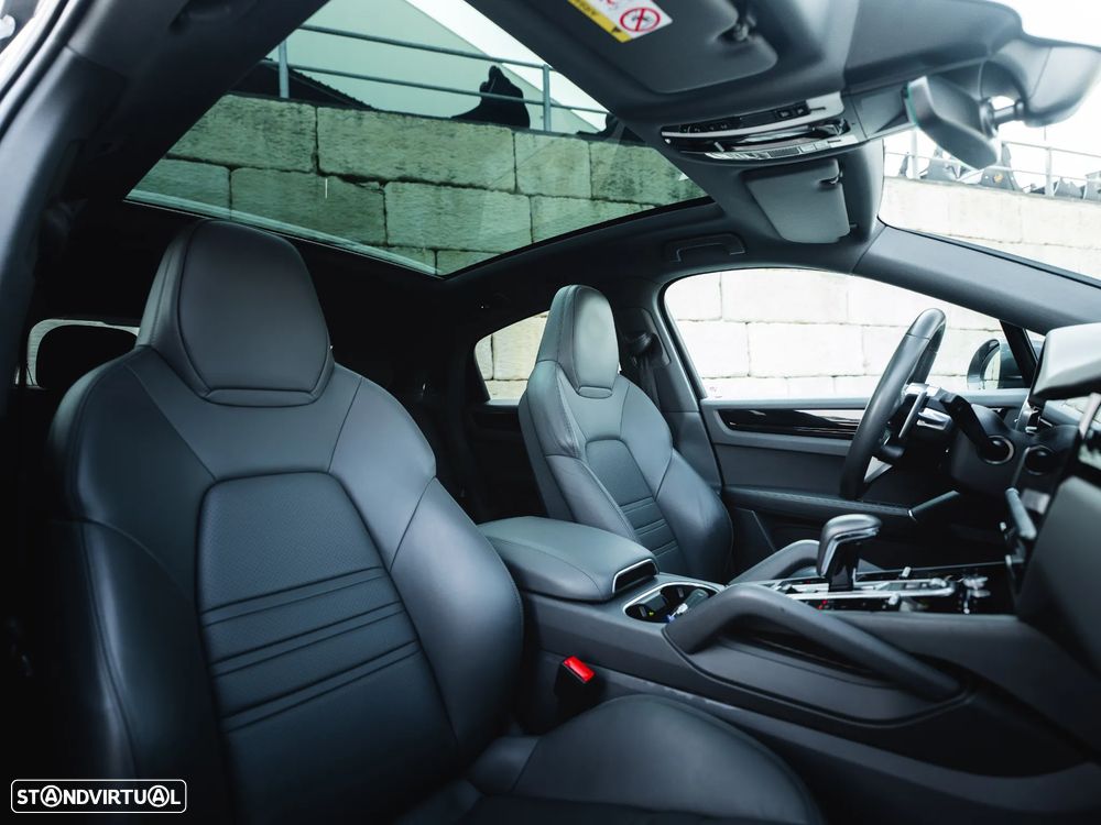 Porsche Cayenne Coupé E-Hybrid - 14