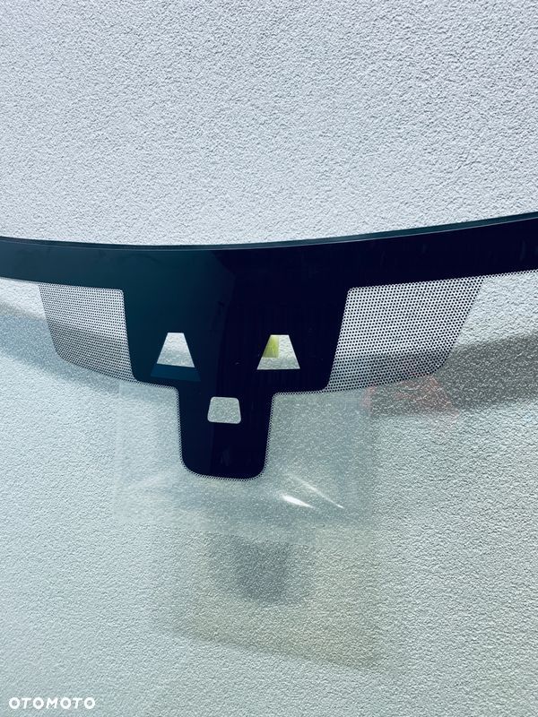 Szyba czołowa LAND ROVER DISCOVERY 2017- SOLAR+KAMERA+SENSOR GRZANIE+HUD - 2