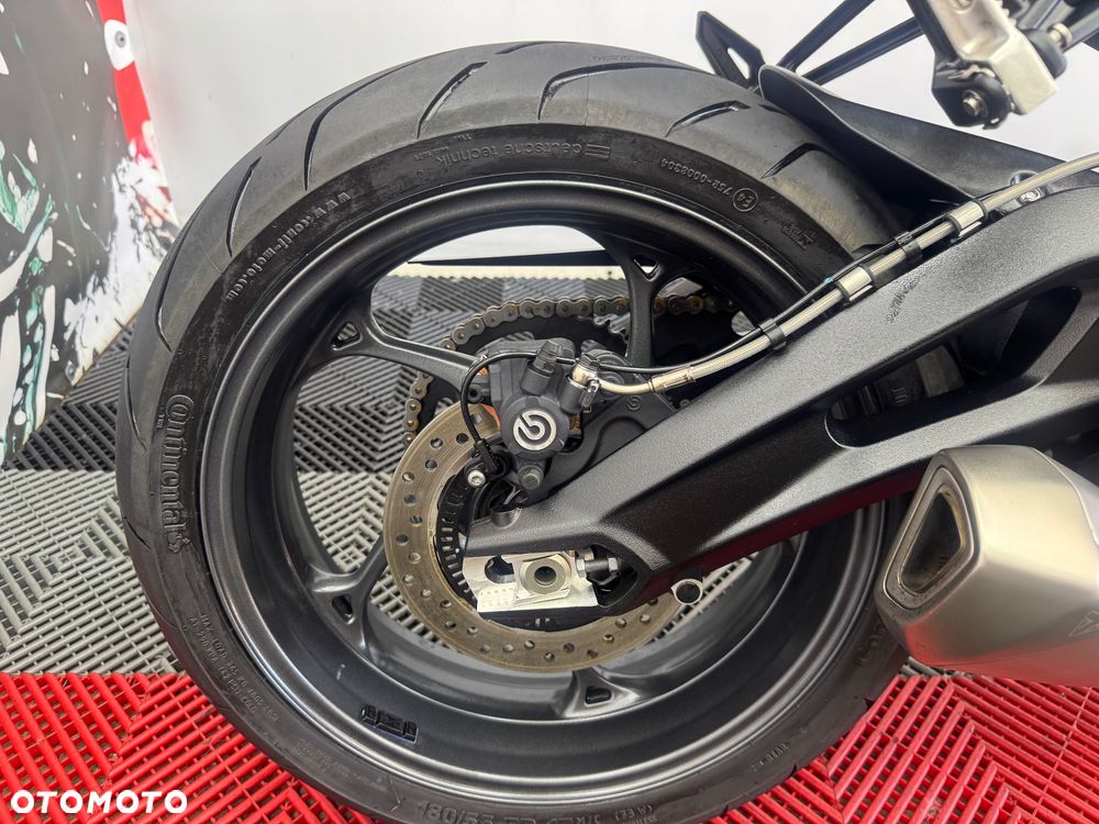 Triumph Street Triple - 28
