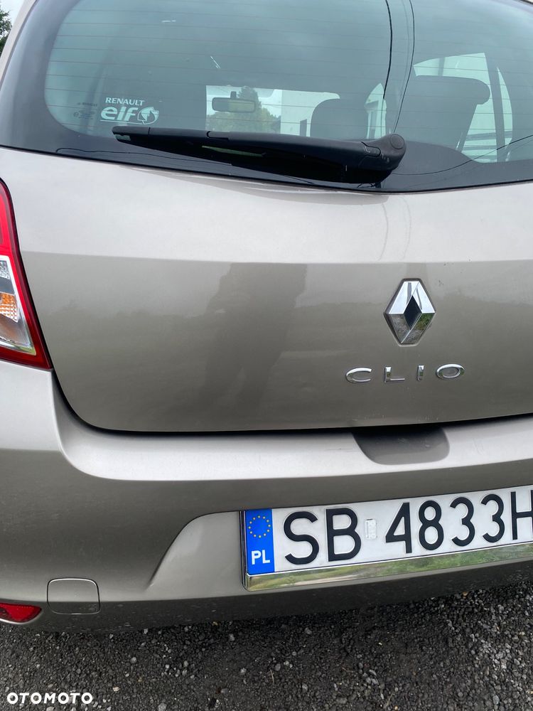 Renault Clio - 16