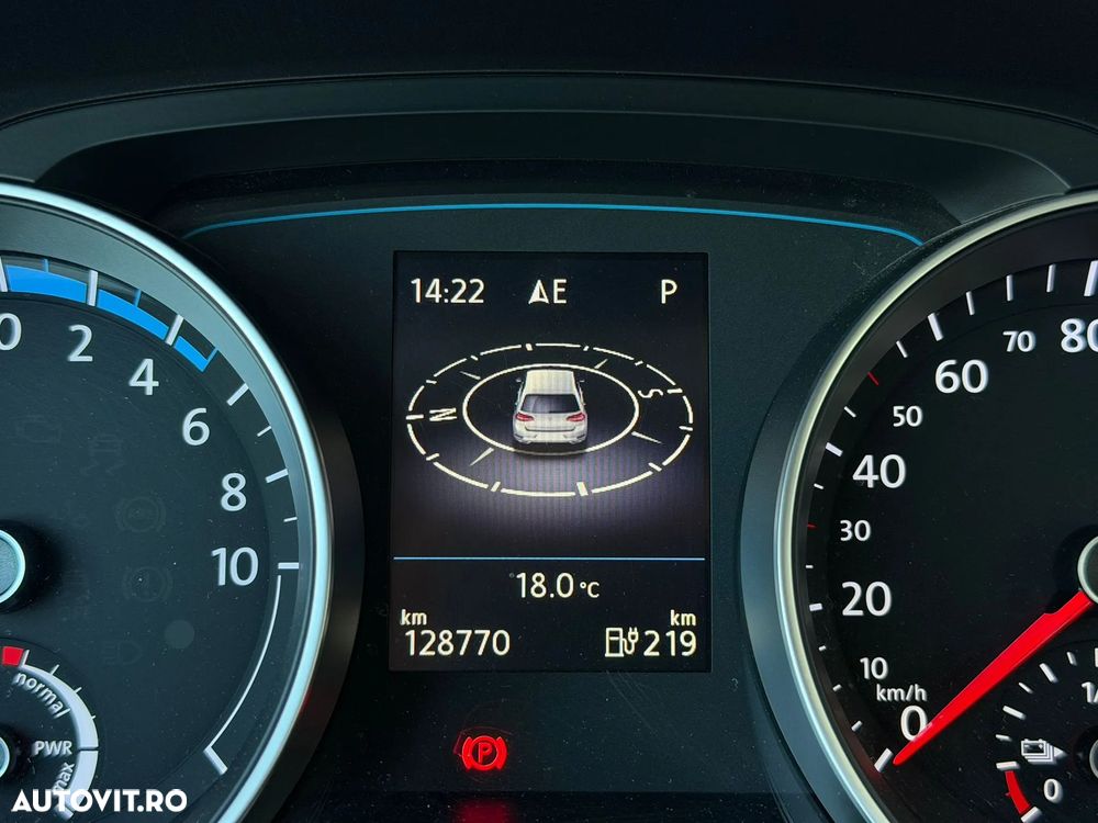 Volkswagen e-Golf - 22