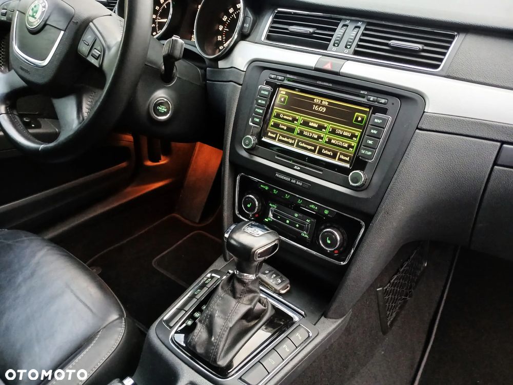 Skoda Superb 2.0 TDI DSG Exclusive - 20