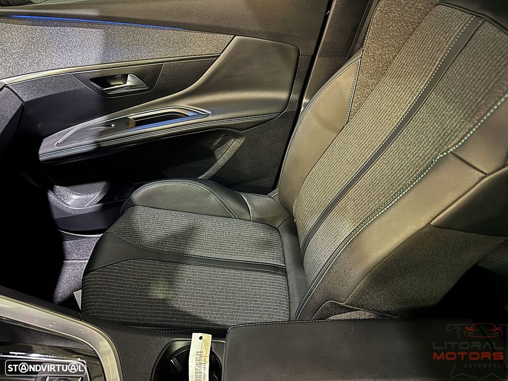 Peugeot 3008 1.2 PureTech Allure Pack EAT8 - 21