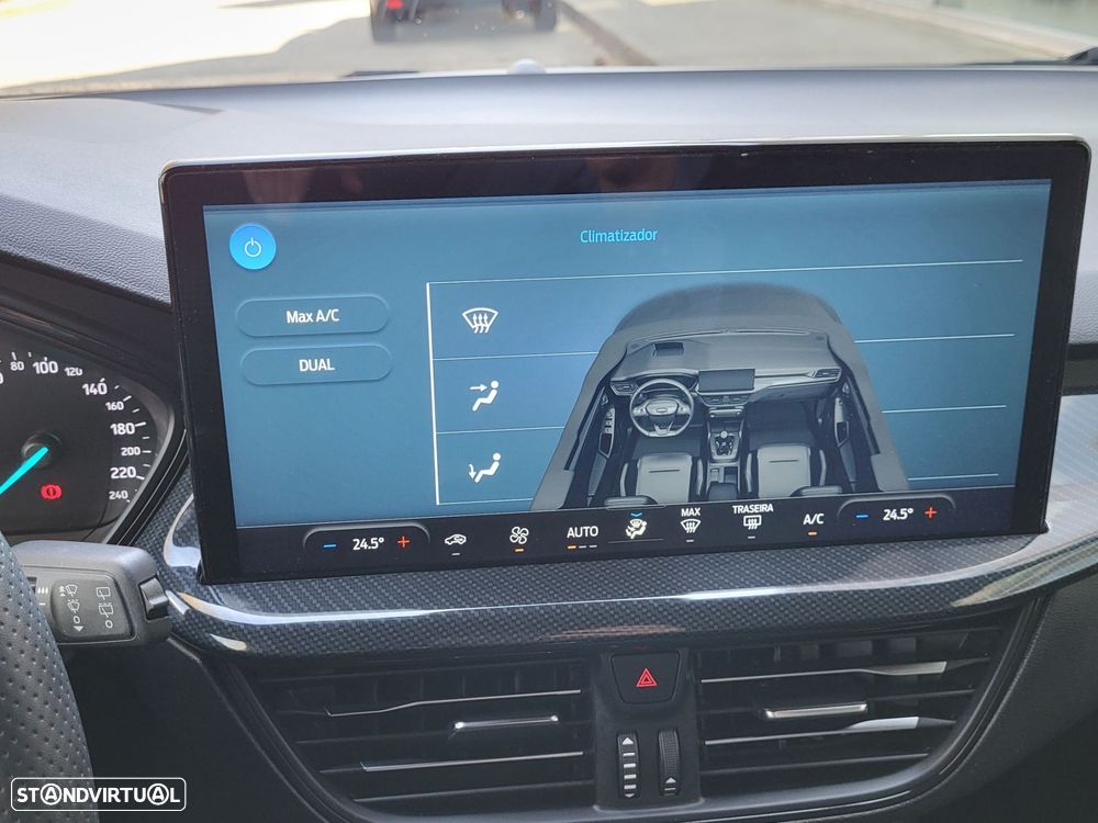Ford Focus 1.0 EcoBoost MHEV ST-Line — fotografia 13