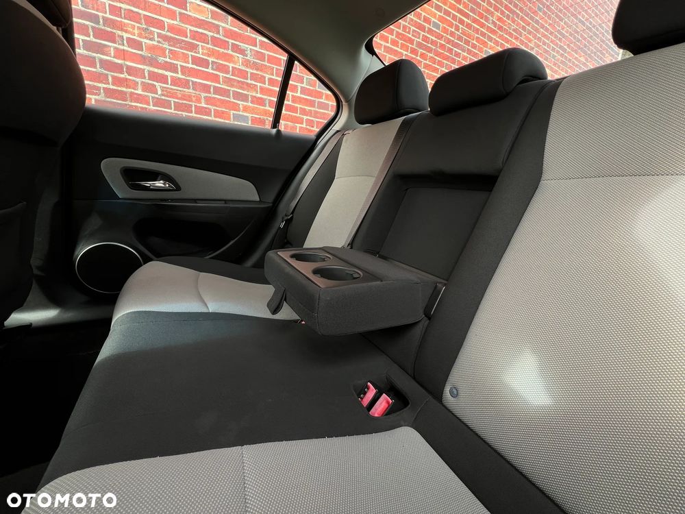 Chevrolet Cruze - 17