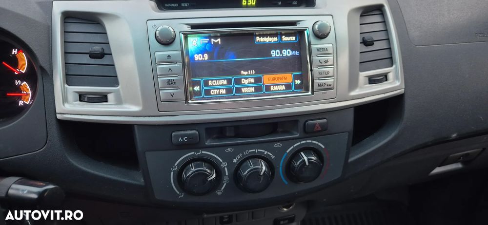 Toyota Hilux 4x4 Extra Cab DPF Comfort - 8