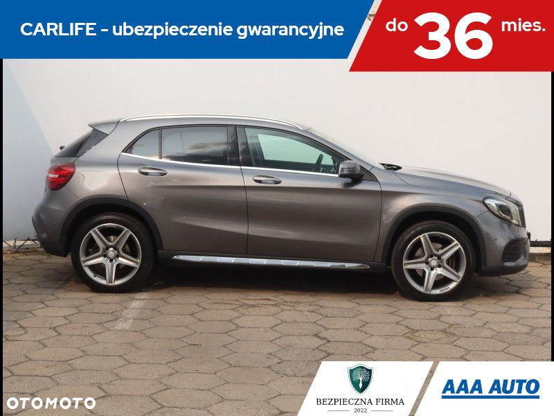 Mercedes-Benz GLA - 7