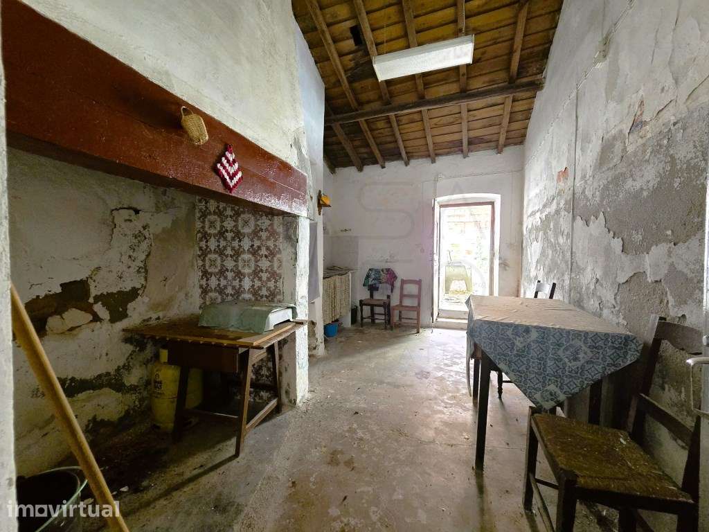 Moradia T2 com Quintal no Centro de Montoito | Ideal para Investime... - Grande imagem: 4/24