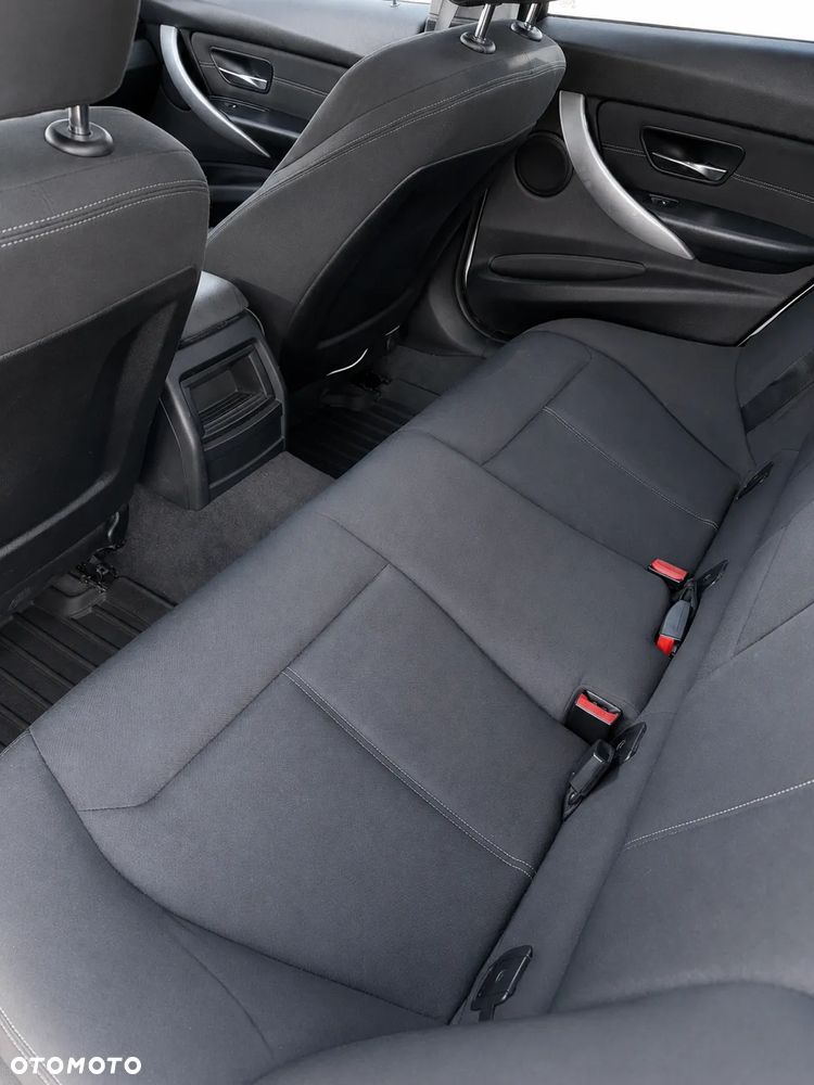 BMW Seria 3 - 16