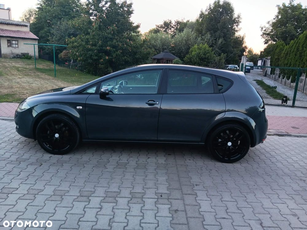 Seat Leon 2008 photo 2