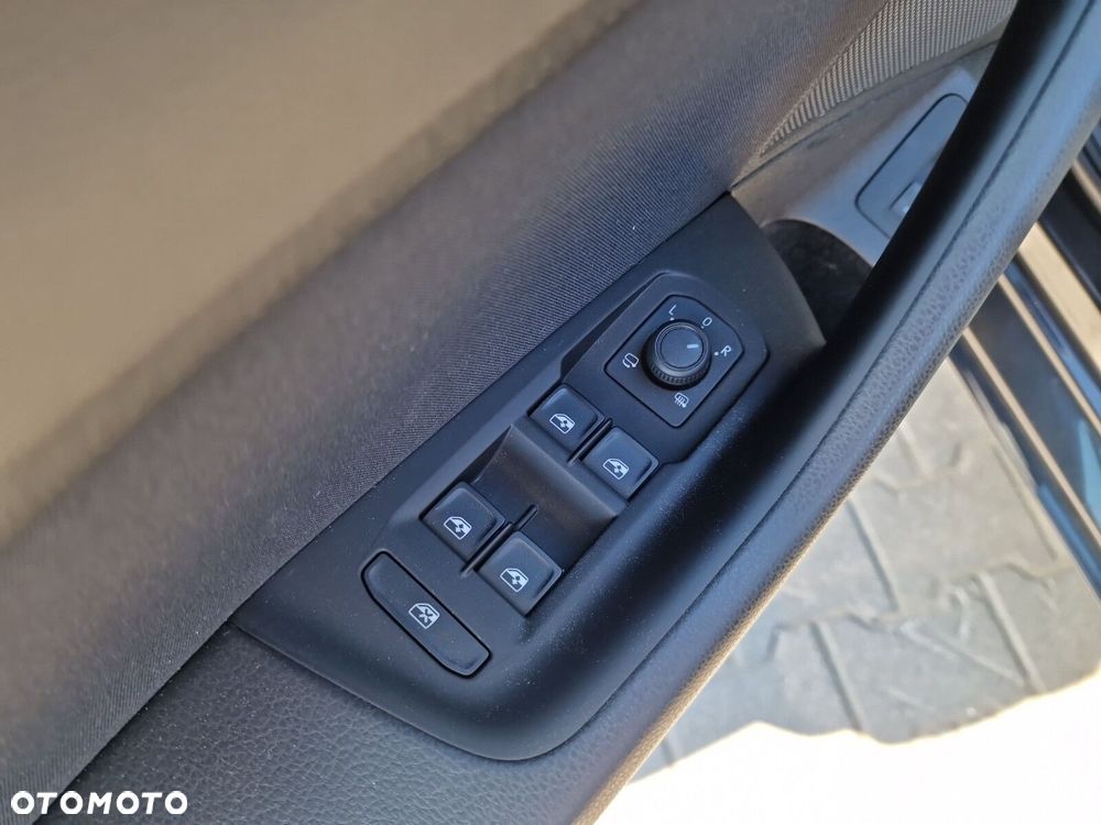Volkswagen Passat - 28