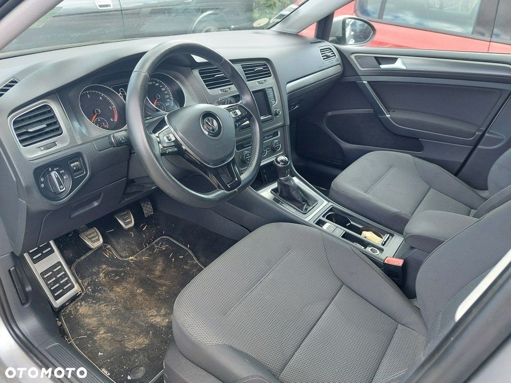 Volkswagen Golf - 8