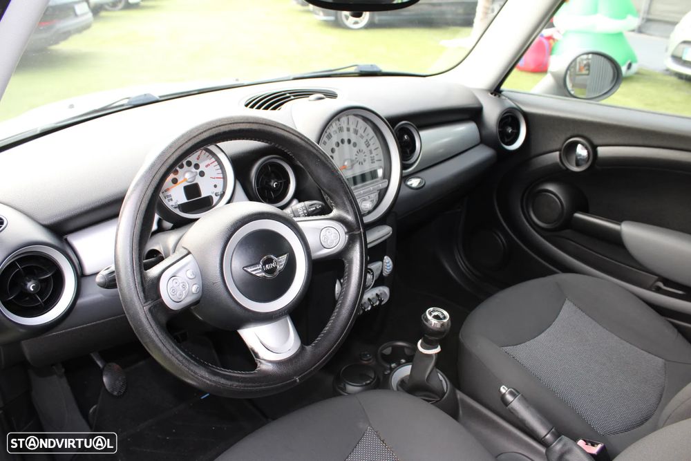 MINI 3 Portas Cooper D - 12