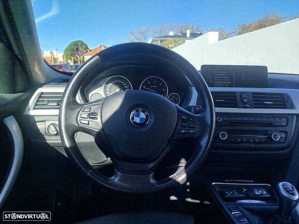 BMW 318 d Touring Line Luxury - 15
