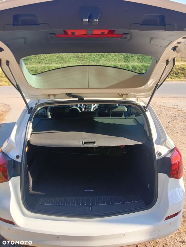 Opel Astra 1.6 Turbo Sport - 4