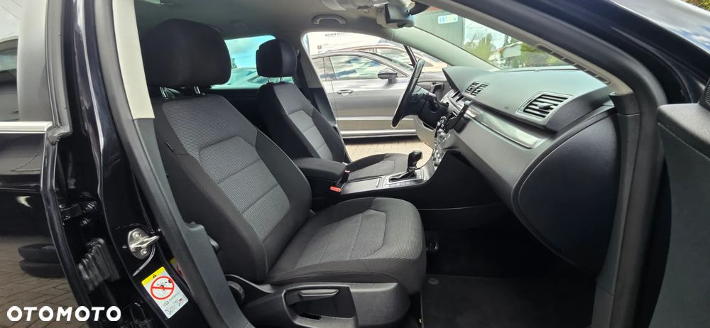 Volkswagen Passat Variant 2.0 TDI DSG BlueMotion Technology Highline - 36