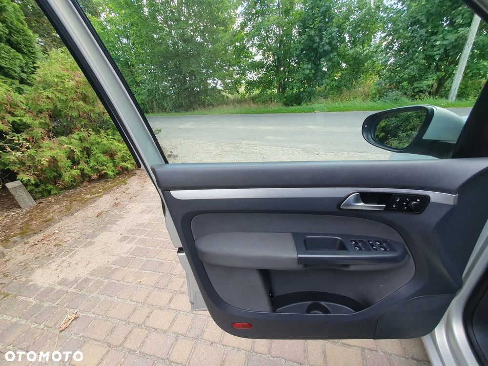 Volkswagen Touran 1.6 TDI DPF Comfortline - 9