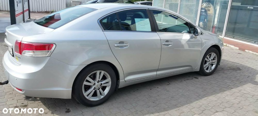 Toyota Avensis 1.8 Sol - 10