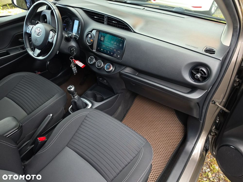 Toyota Yaris - 15
