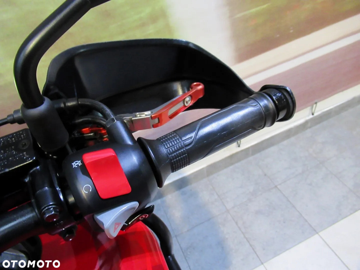 Honda CB - 12