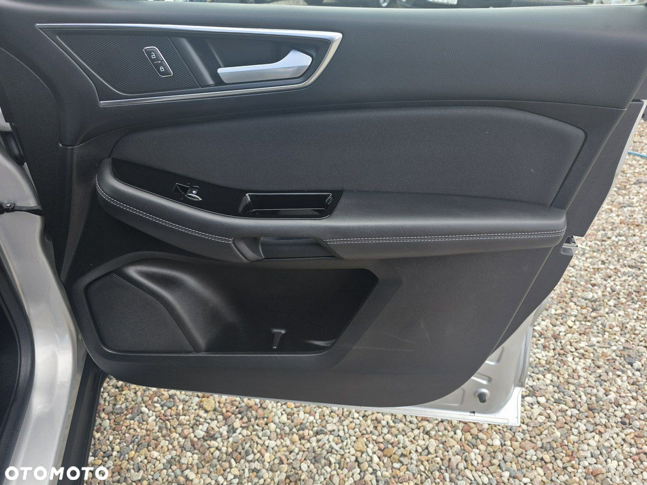 Ford Galaxy - 20