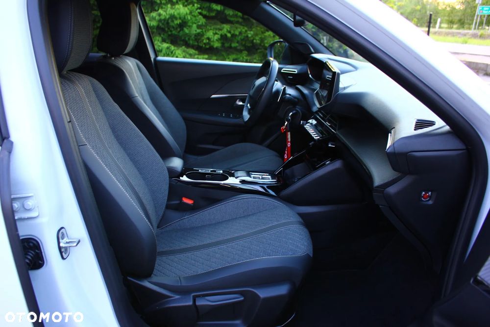 Peugeot 2008 1.5 BlueHDi Allure S&S EAT8 - 39
