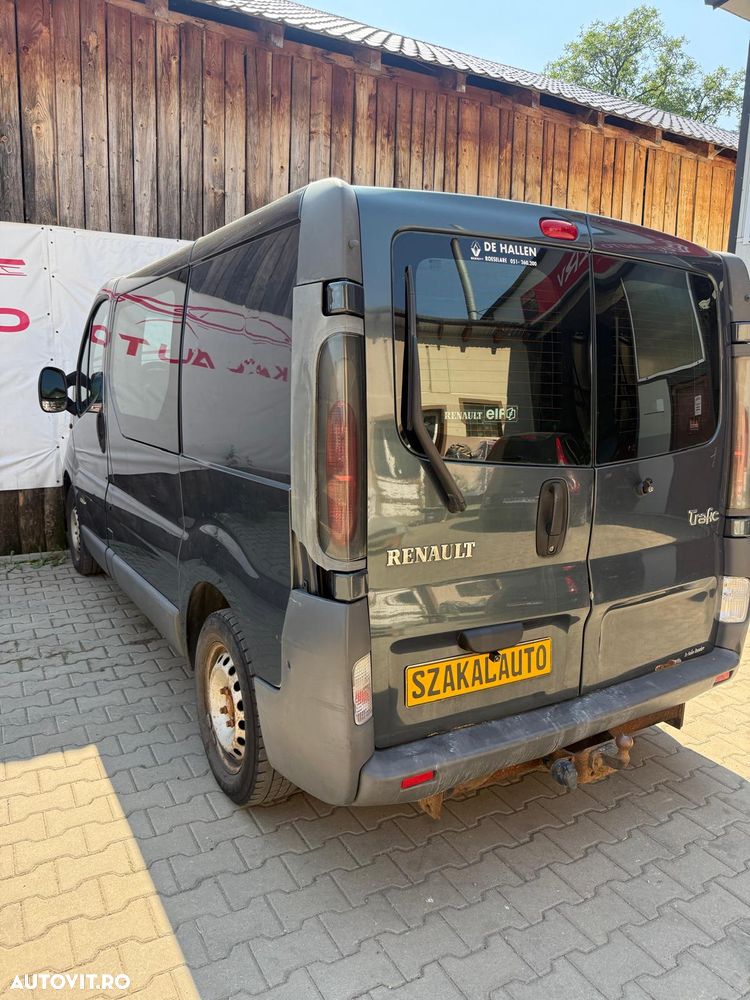 Renault Trafic - 19