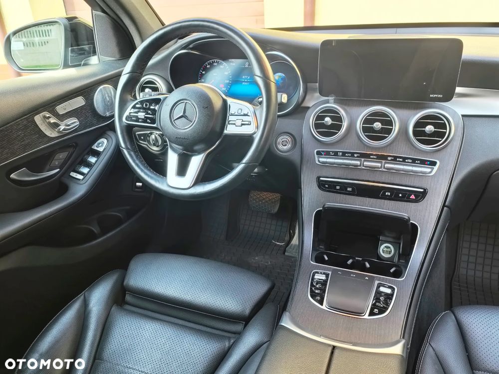 Mercedes-Benz GLC 300 4Matic 9G-TRONIC - 33
