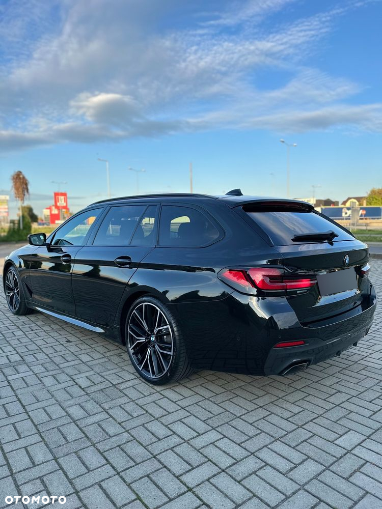 BMW Seria 5 530d xDrive Touring - 2