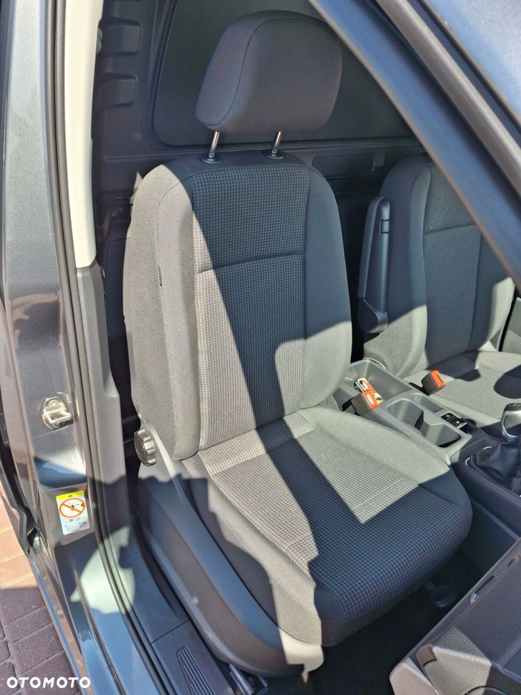 Volkswagen Caddy - 26