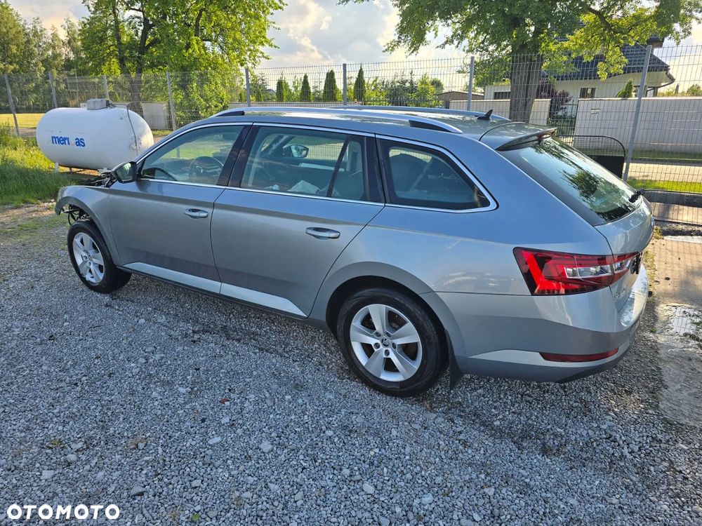 Skoda Superb 1.4 TSI 4x4 ACT Ambition - 2