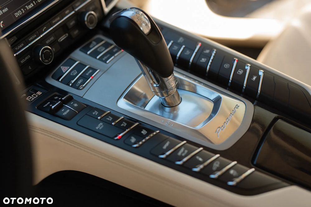 Porsche Panamera Turbo Executive - 3