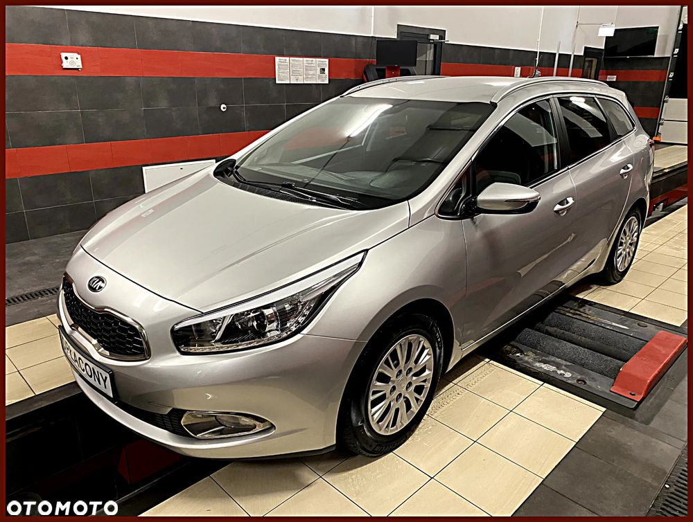 Kia Ceed 1.6 GDI Platinum Edition - 1