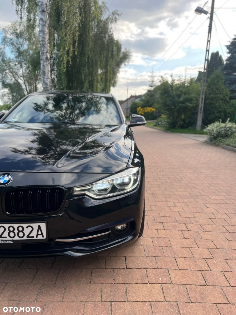 BMW Seria 3 330i xDrive Sport Line - 31