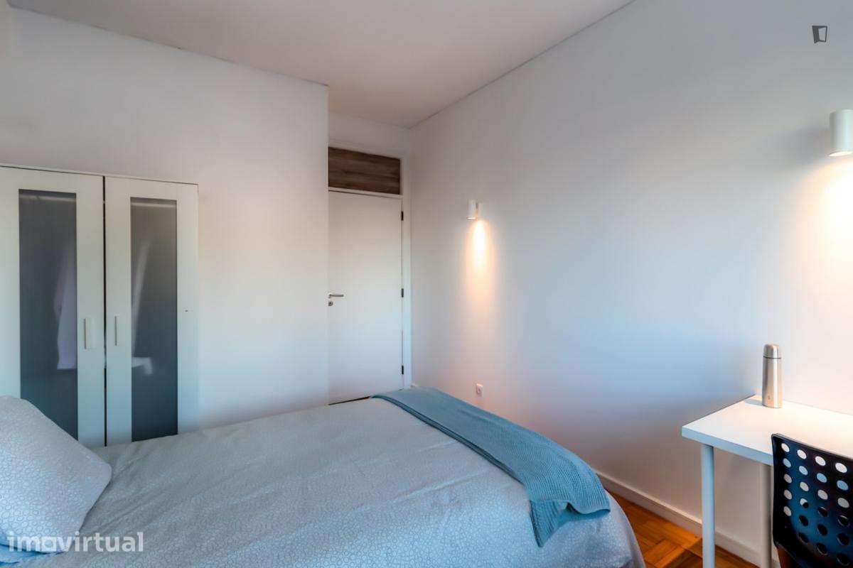 Quarto - localizado em Ramalde Porto - Grande imagem: 2/22