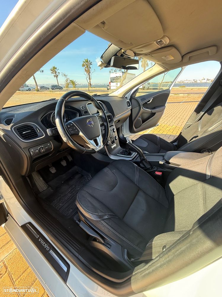 Volvo V40 D2 Momentum - 11