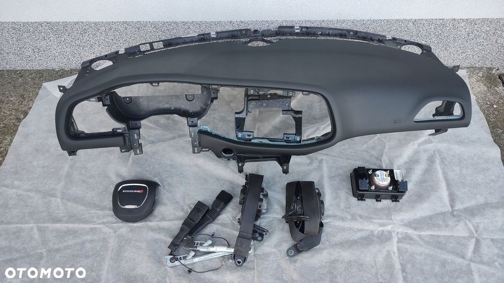 DODGE Chellenger deska konsola airbag pasy - 1
