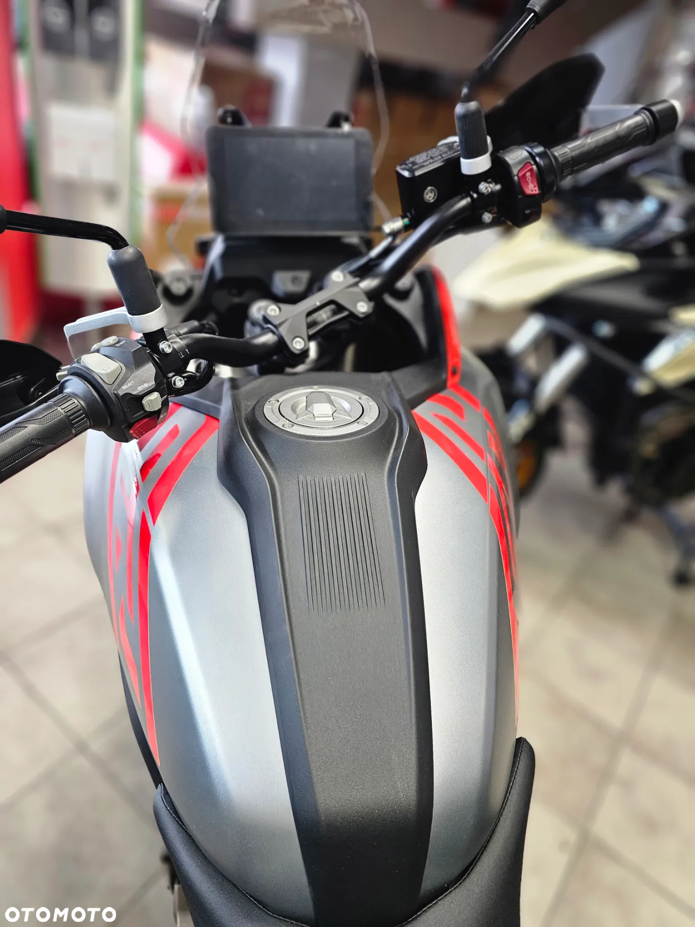 QJMOTOR SRT 550 SX - 6