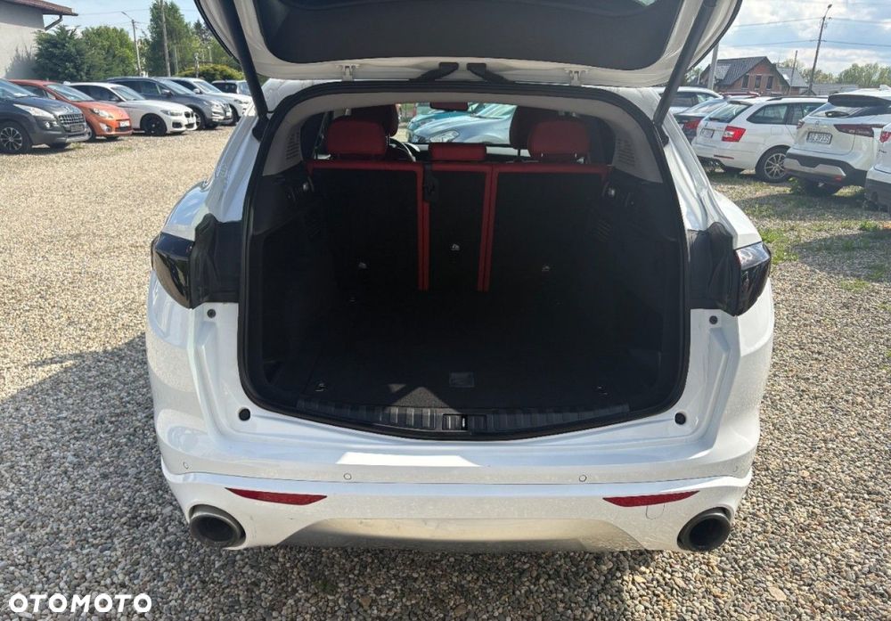 Alfa Romeo Stelvio - 6