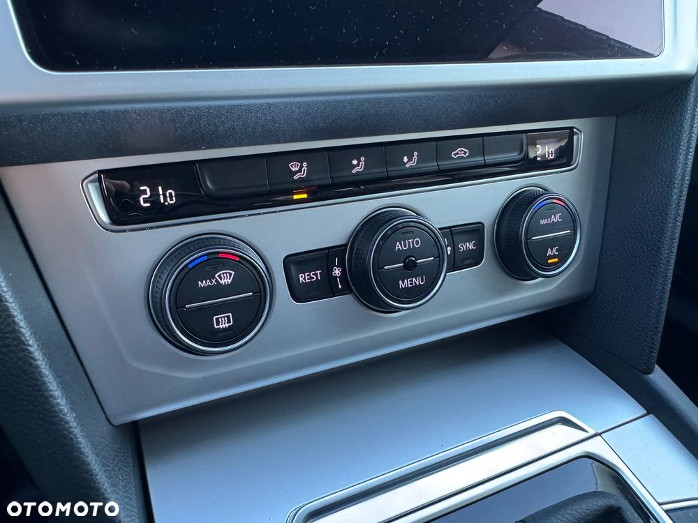 Volkswagen Passat ver-2-0-tdi-scr-dsg-comfortline - 21