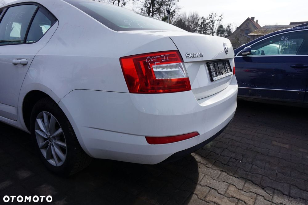 ZDERZAK TYLNY OCTAVIA III 5E3 LB LIFTBACK LF9E  BIAŁY SKODA 2012-2016 - 2