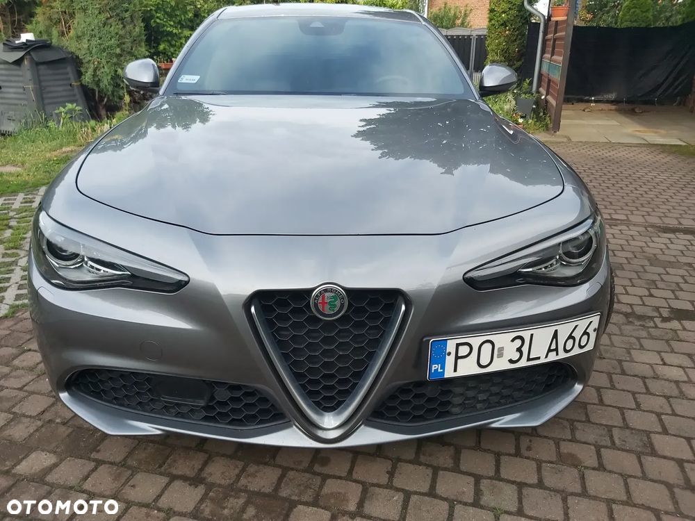 Alfa Romeo Giulia - 5