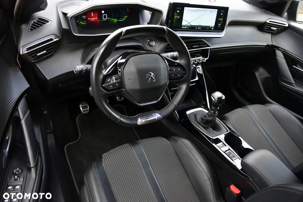 Peugeot 208 - 5