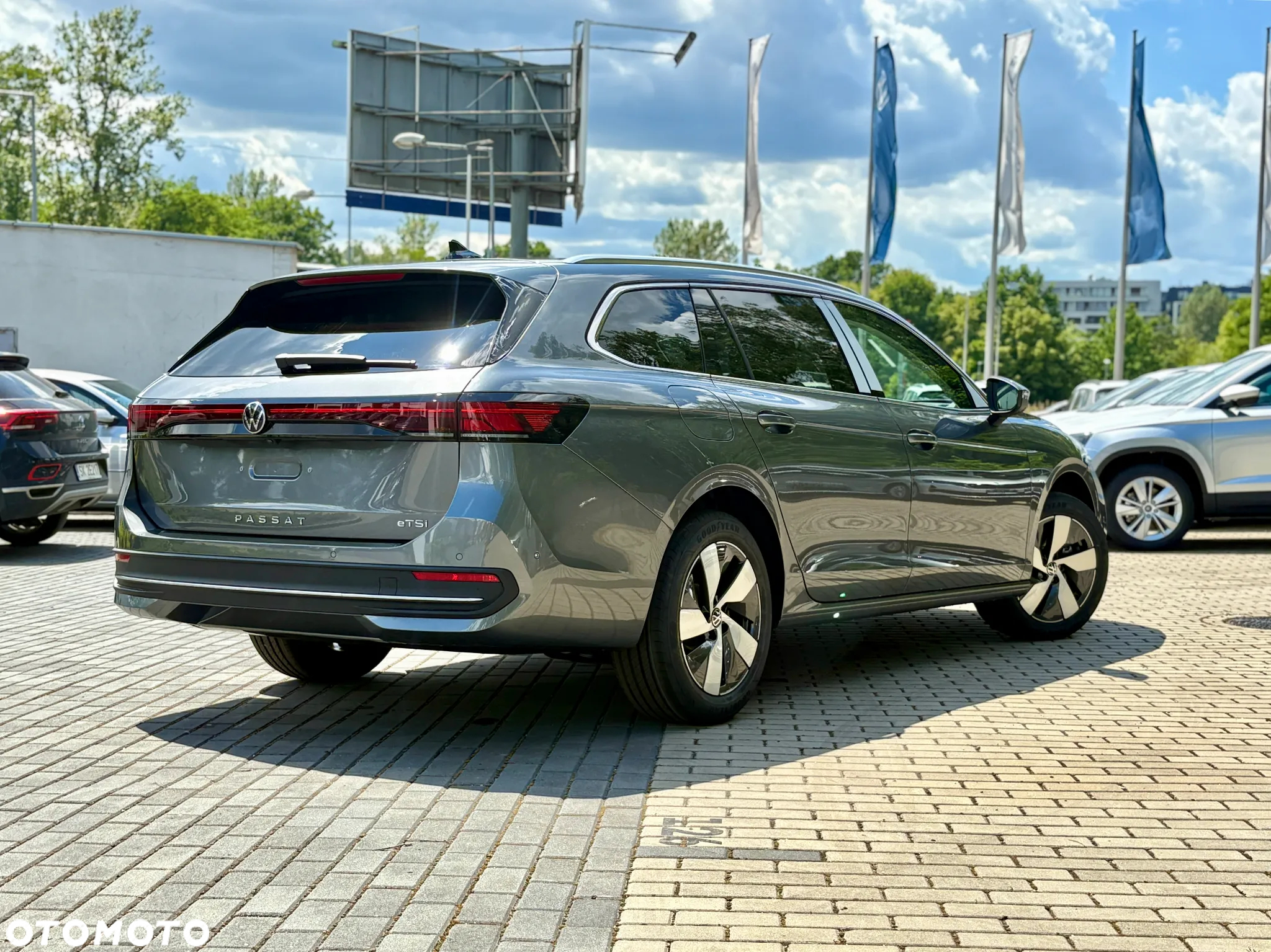 Volkswagen Passat 1.5 TSI ACT mHEV Business Plus DSG - 9