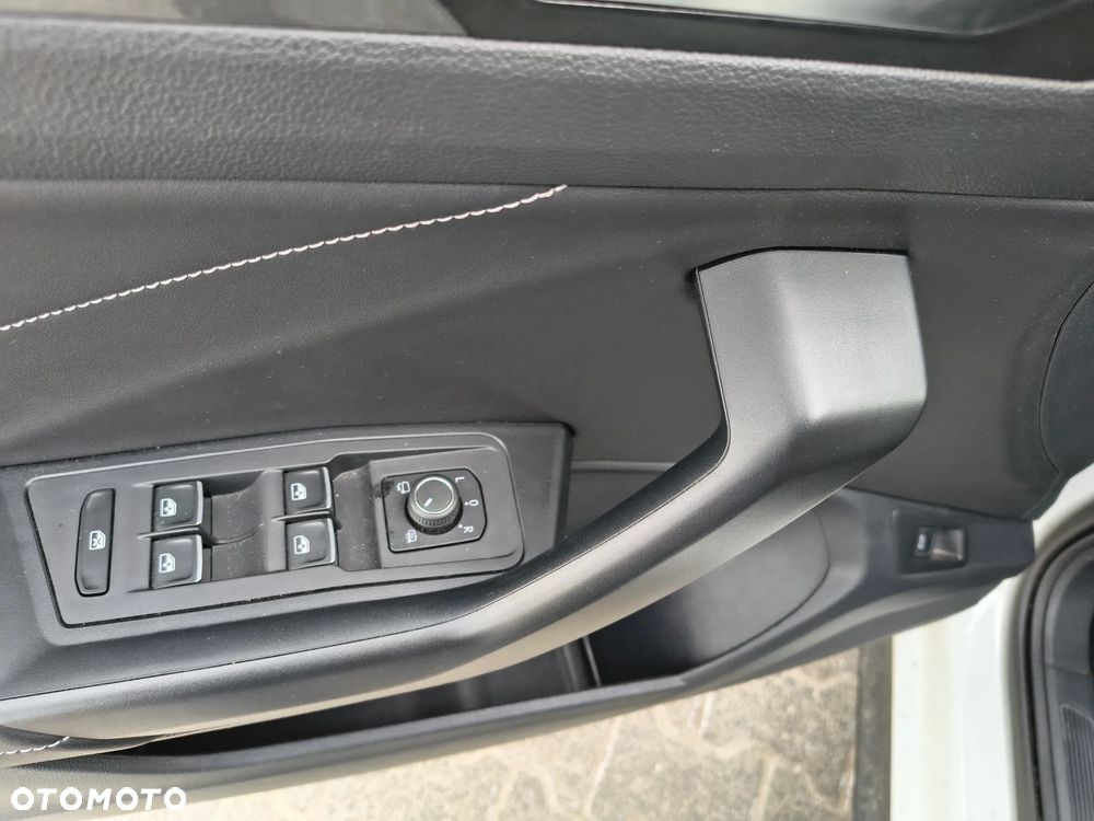 Volkswagen T-Roc 1.5 TSI Style - 12