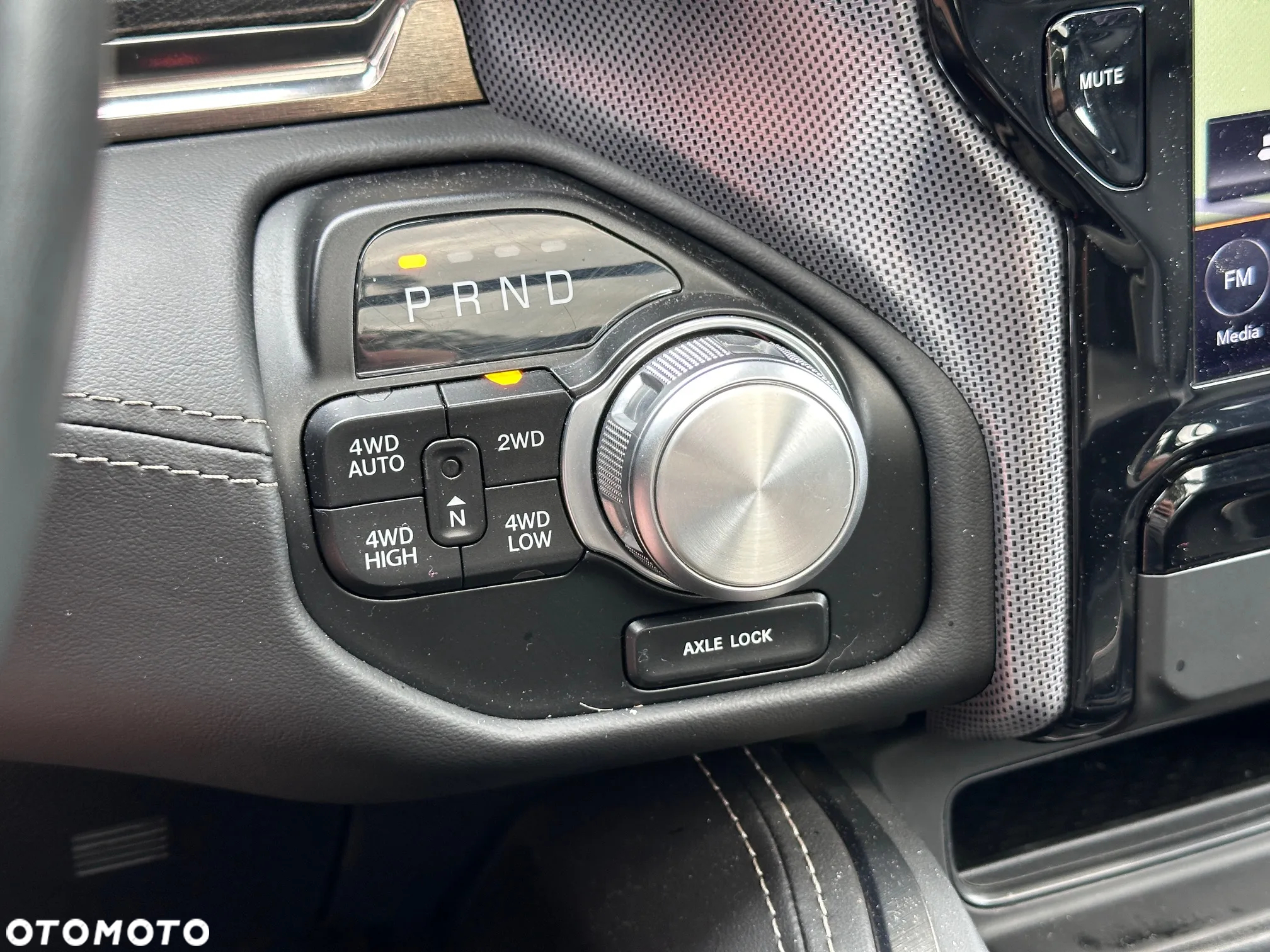 RAM 1500 5.7 Crew Cab Limited - 28