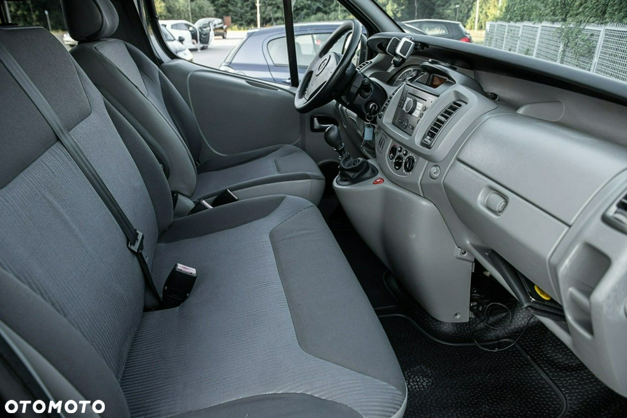 Opel Vivaro - 8