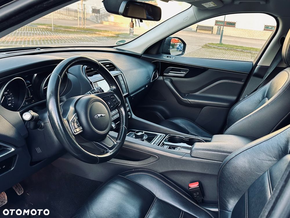 Jaguar F-Pace 2.0 i4D AWD Prestige - 25