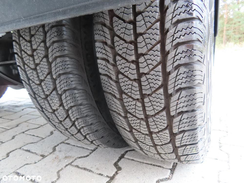 Iveco DAILY 35C16 3.0 HPI Chłodnia 7 E.Palet 3710 mm Dł. WZMACNIANY Agregat Thermo King 0*C Boczne Drzwi Zabudowy DMC 3500 DUŻA Ładowność 1160 Kg Nowe OPONY + Serwis W ASO IVECO Virtual Cockpit Carplay / Android Auto Stan Jak Nowy GWARANCJA Gotowy I Dostępny Polecam - 18